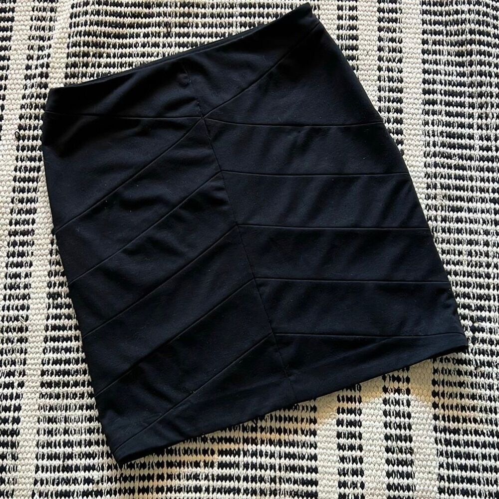 Focus 2000 size 8 black pencil skirt